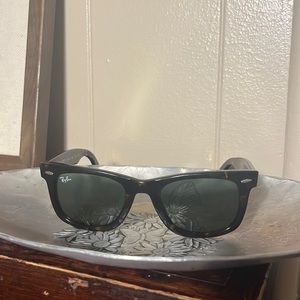 Ray-Ban Wayfarer Classic Tortoise RB2140 902 50-22